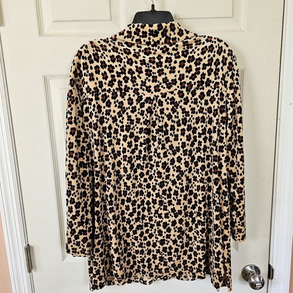 Vintage Cheetah Animal Print Oversized Velvet Button Down Top - Picture 6 of 6